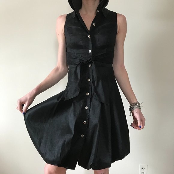 Frank Lyman Black Bubble Dress
Frank Lyman Design🦋 - Picture 2 of 10